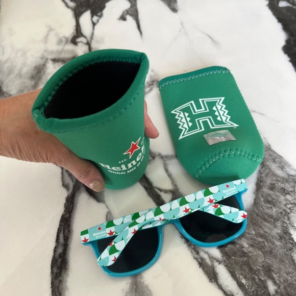 Heineken University of Hawaii Huggies + Sunglasses Set - Picture 4 of 4